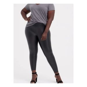 Torrid FULL LENGTH SIGNATURE WAIST PU LEGGING